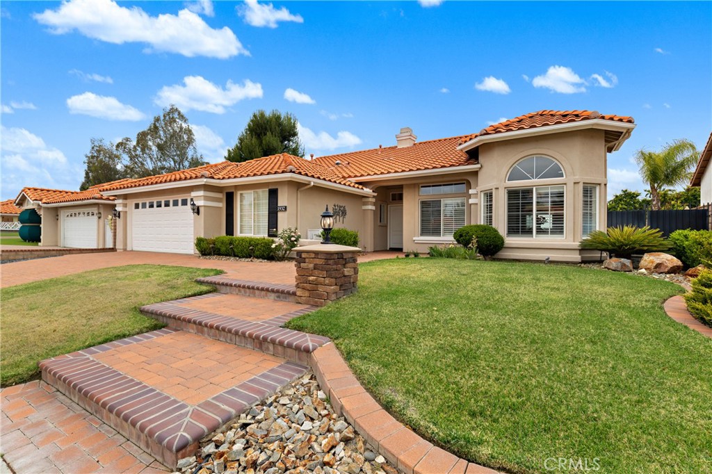 1932 Pecan Tree Street