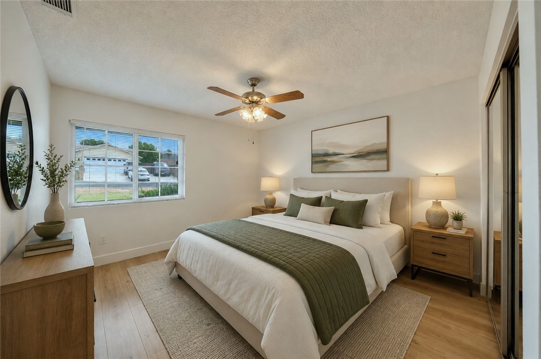 6884 Darlene