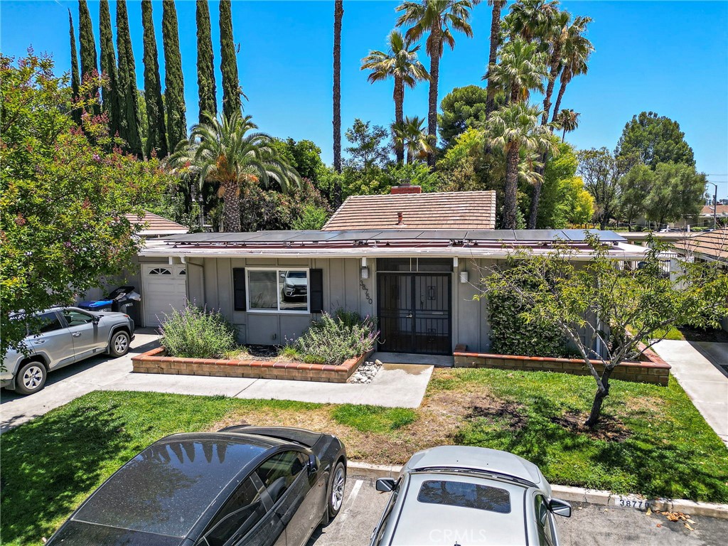 38750 Via Las Flores