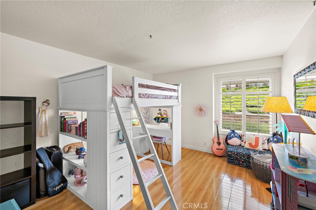 22278 Redwood Pointe 5H