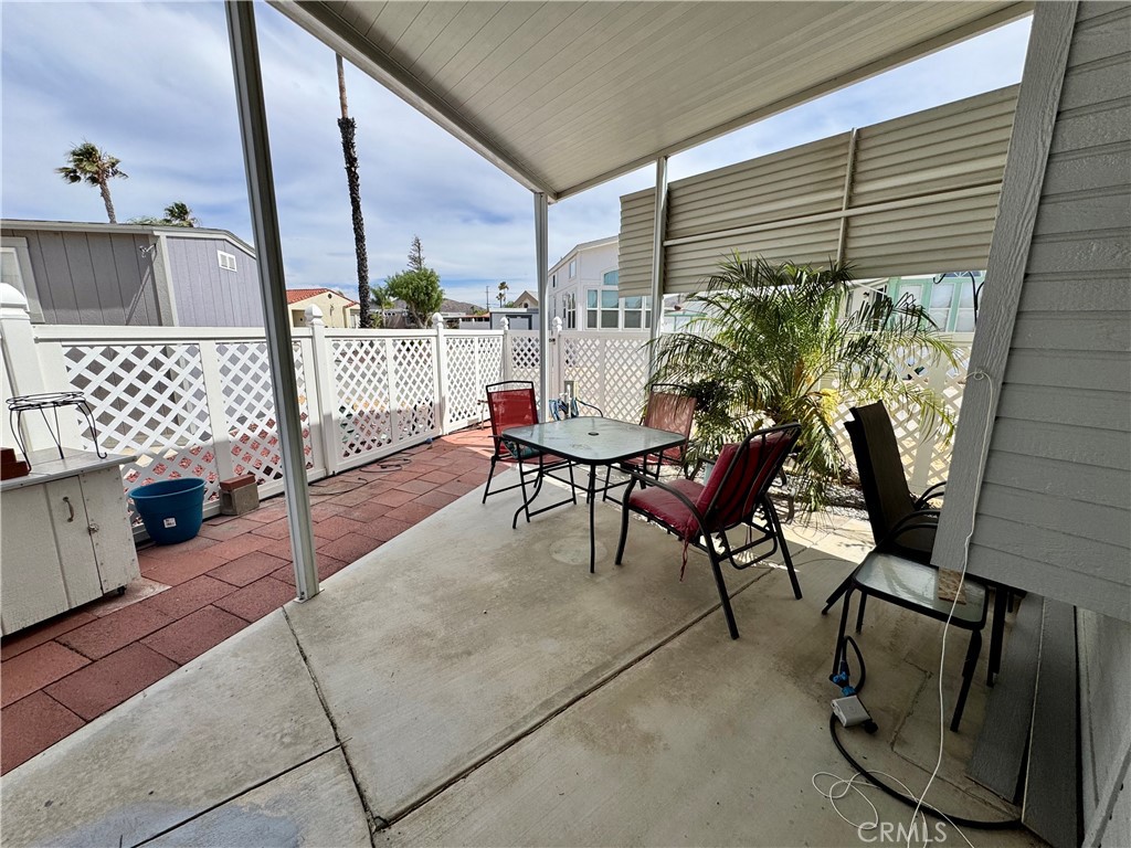 443-1295 S Cawston