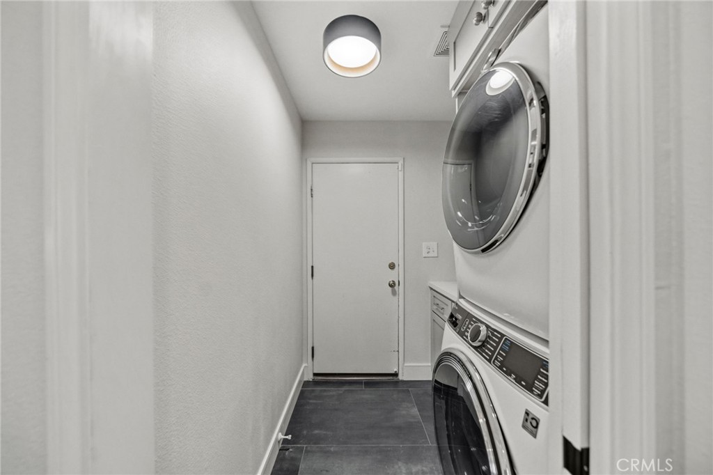 43391 Calle Carabana
