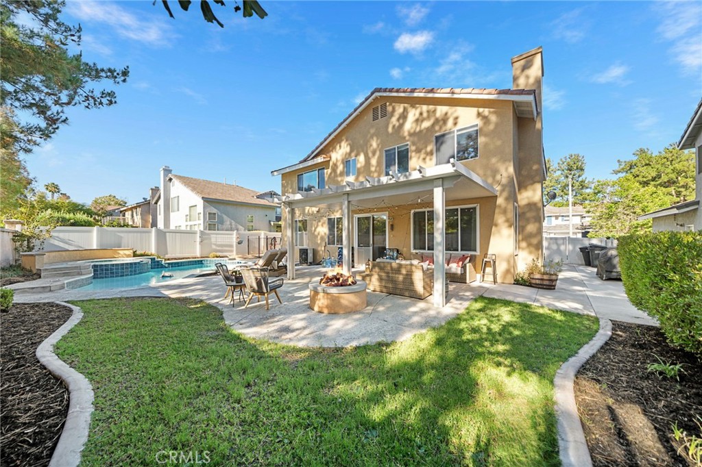 43391 Calle Carabana