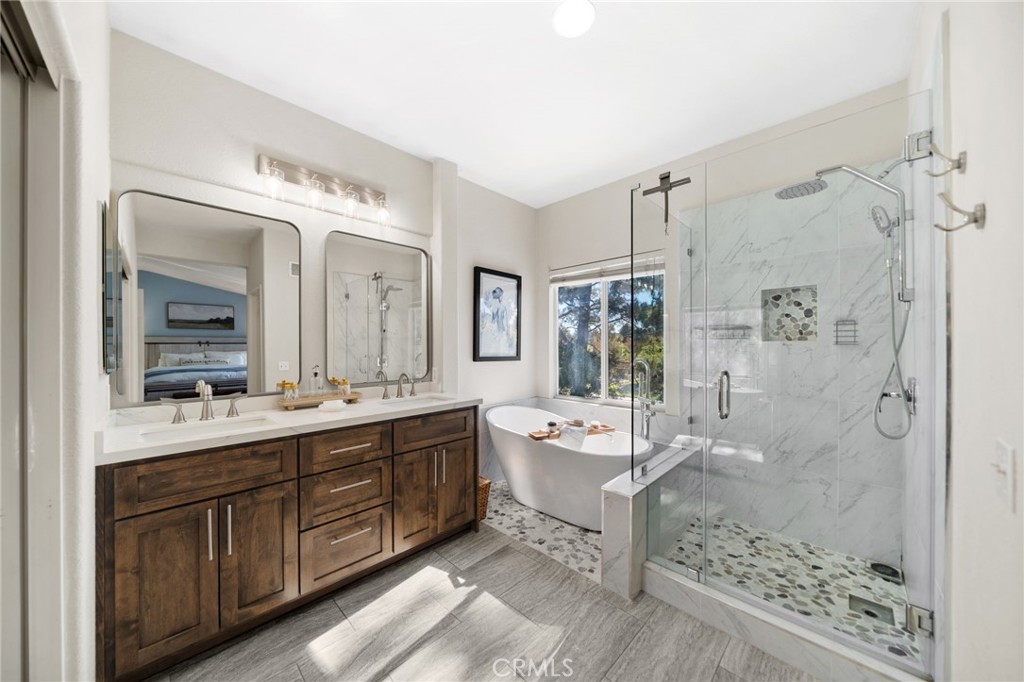 43391 Calle Carabana