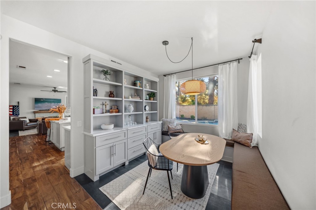 43391 Calle Carabana
