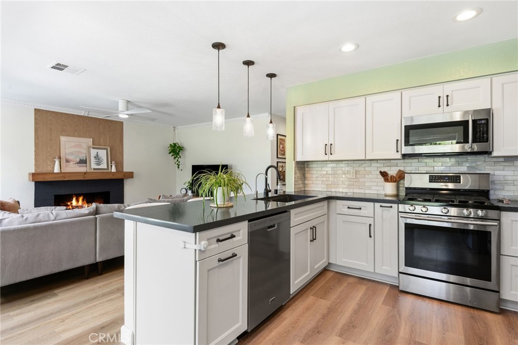 43502 Calle Carabana