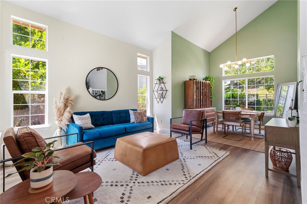 43502 Calle Carabana