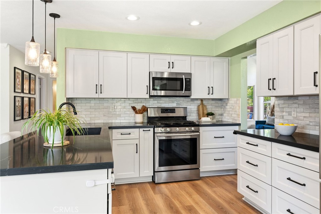 43502 Calle Carabana