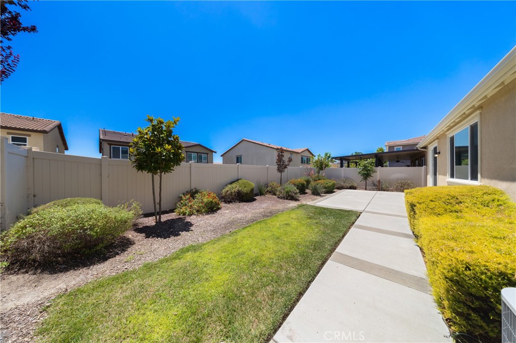 24185 Chestnut Oak Street
