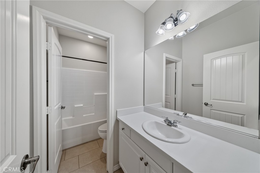 37568 River Oats Lane