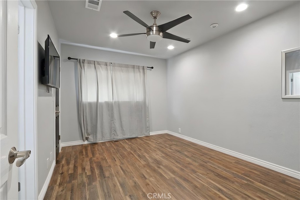 3129 W Olinda