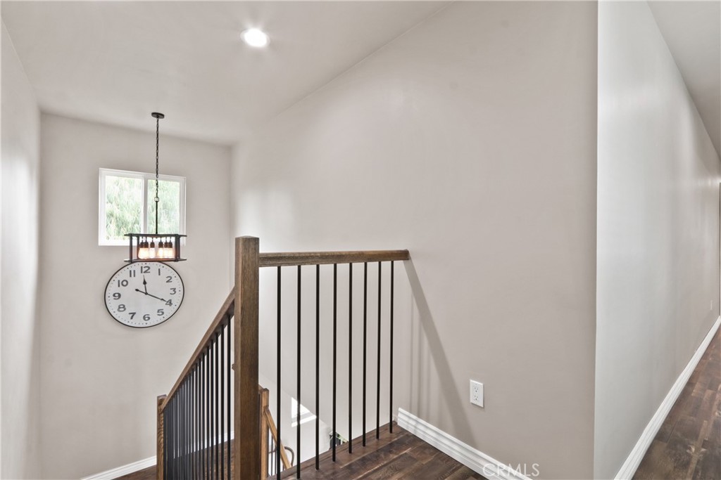 3129 W Olinda