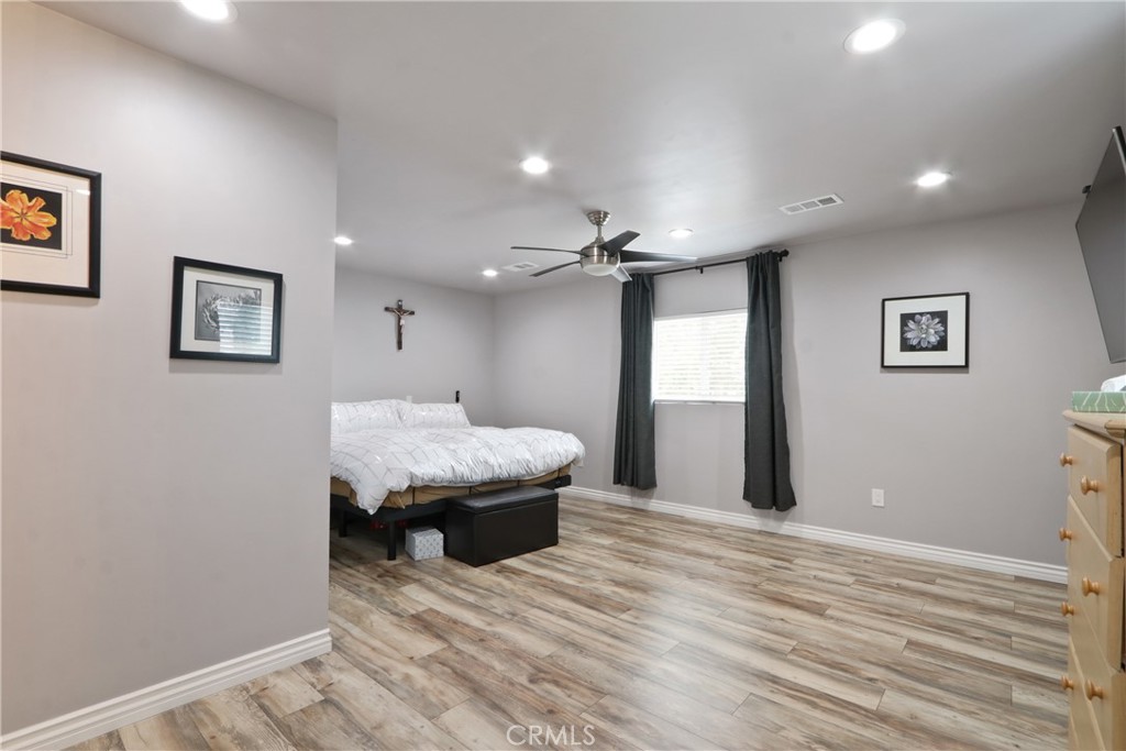 3129 W Olinda