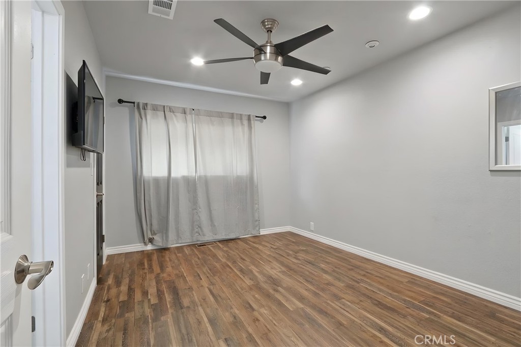 3129 W Olinda