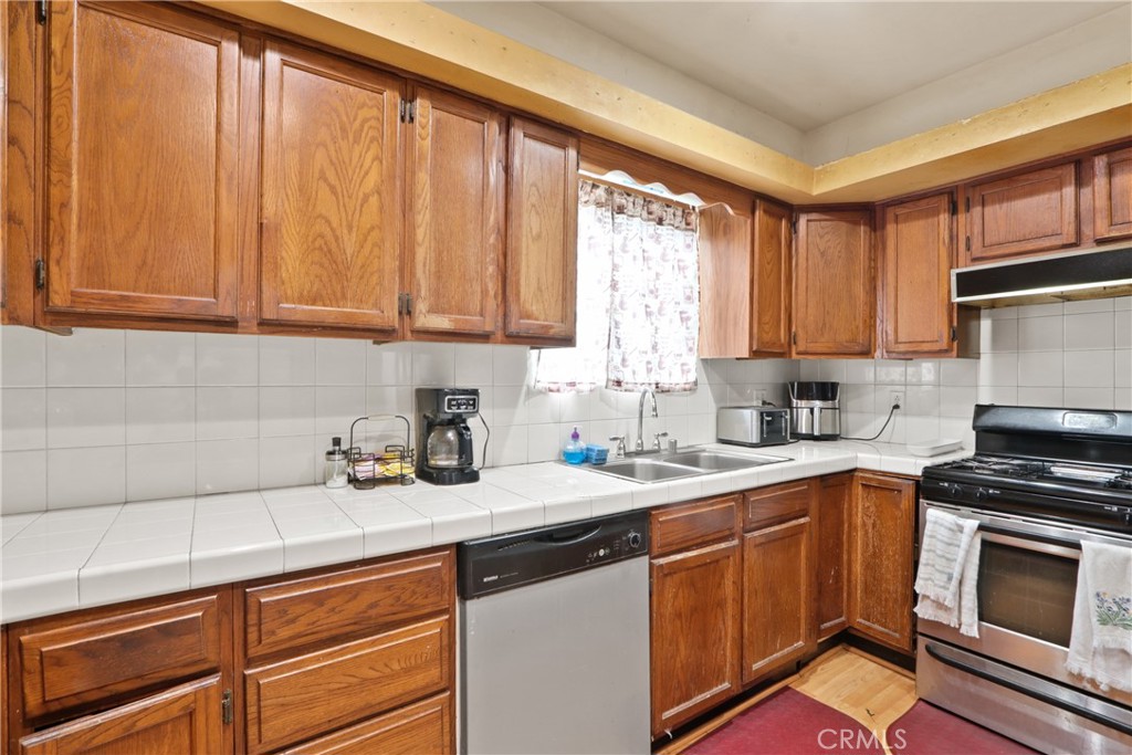 3129 W Olinda