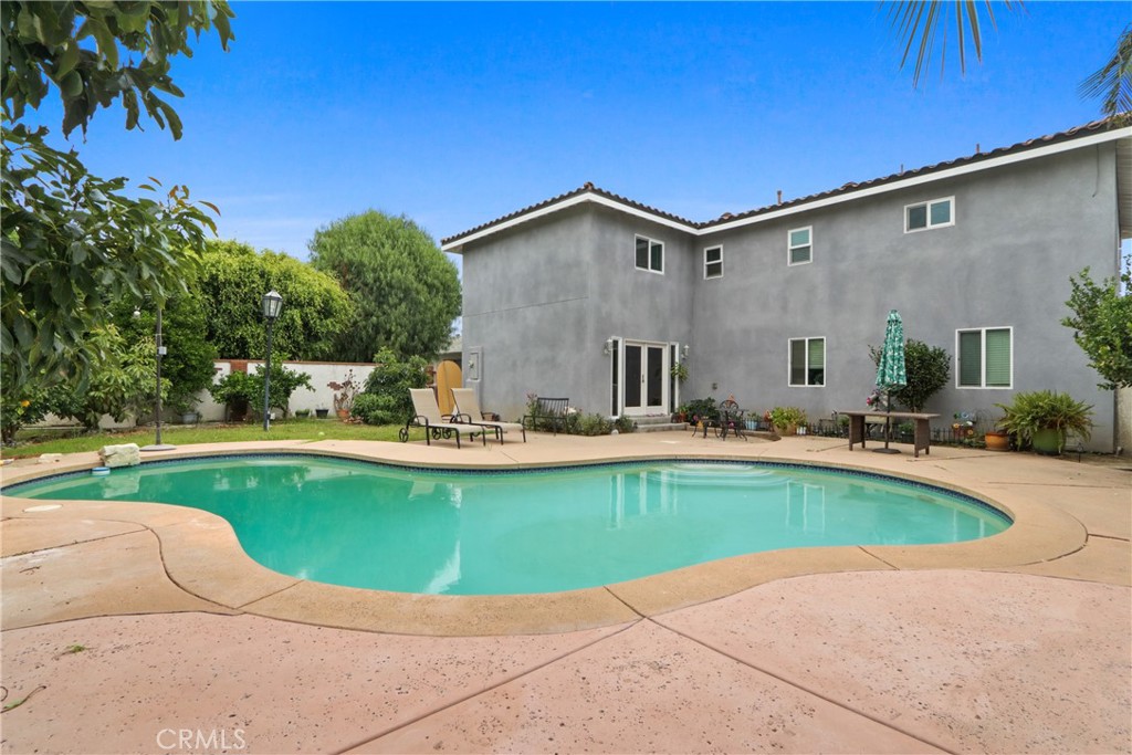 3129 W Olinda