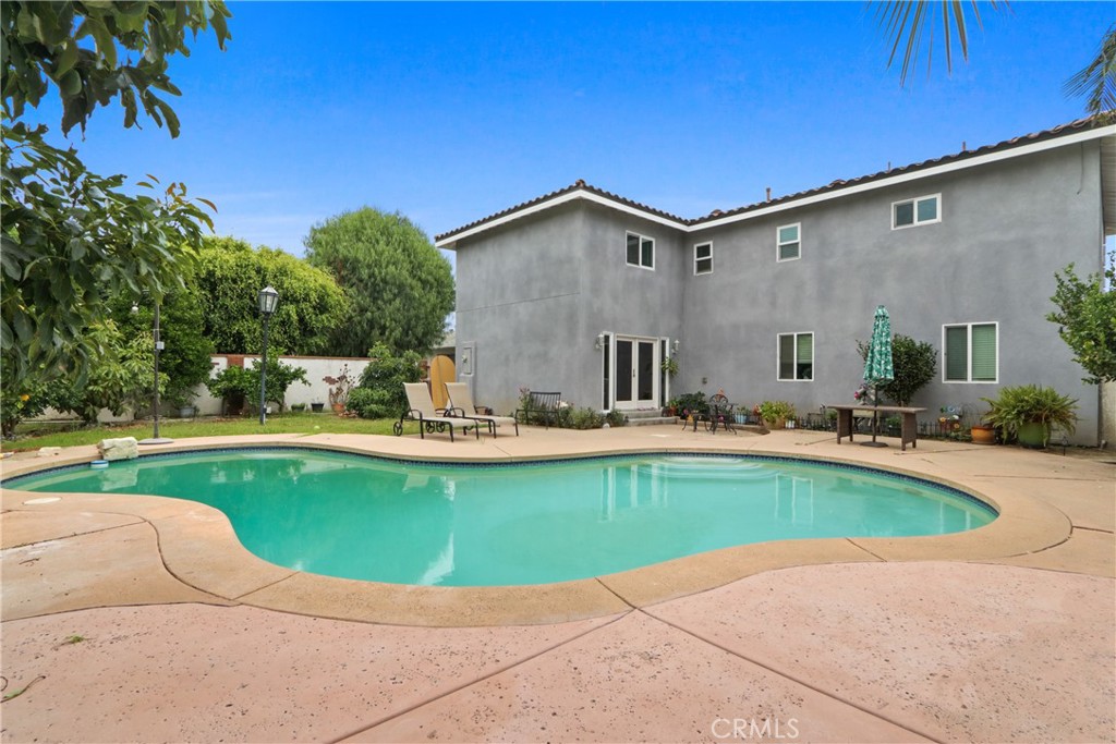3129 W Olinda
