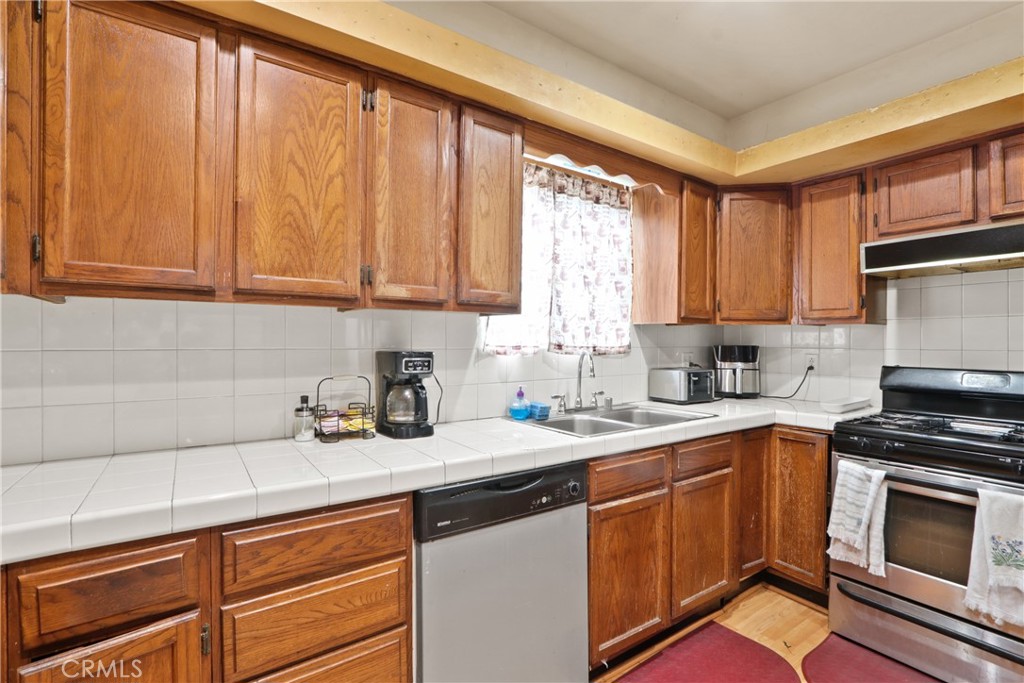 3129 W Olinda