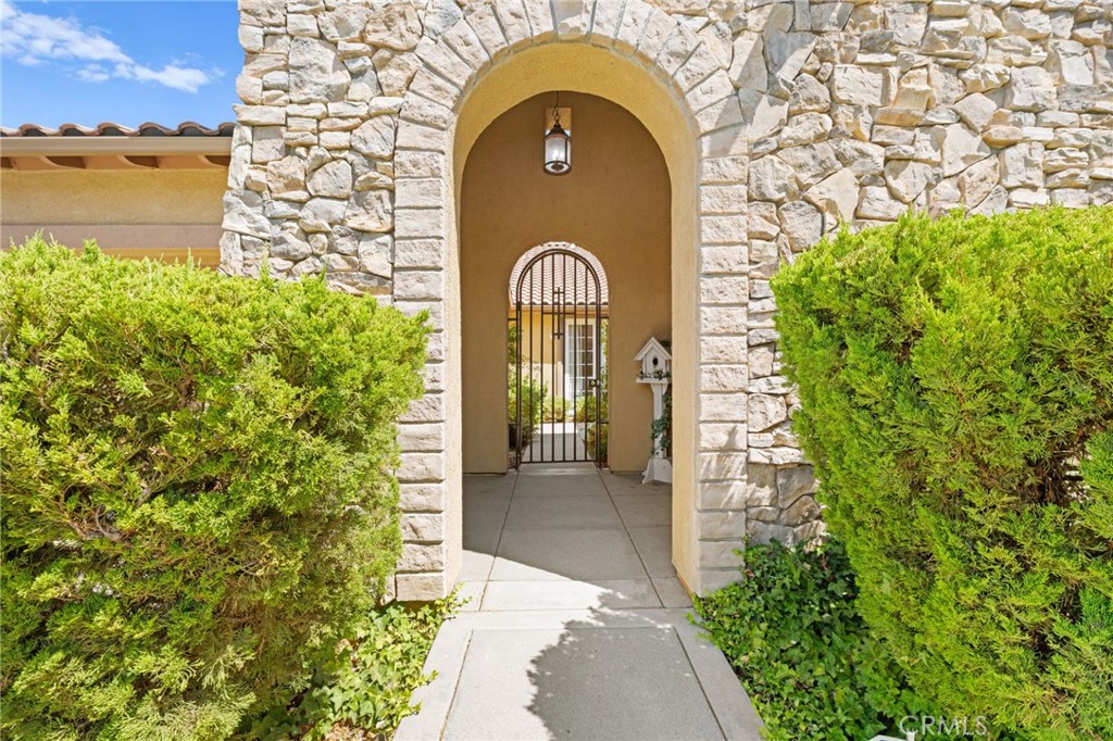39894 Camden Court