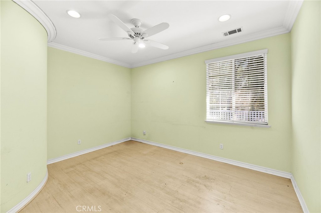 39894 Camden Court