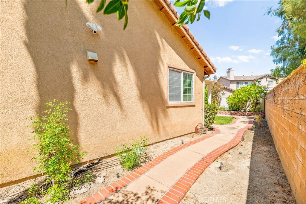 39894 Camden Court