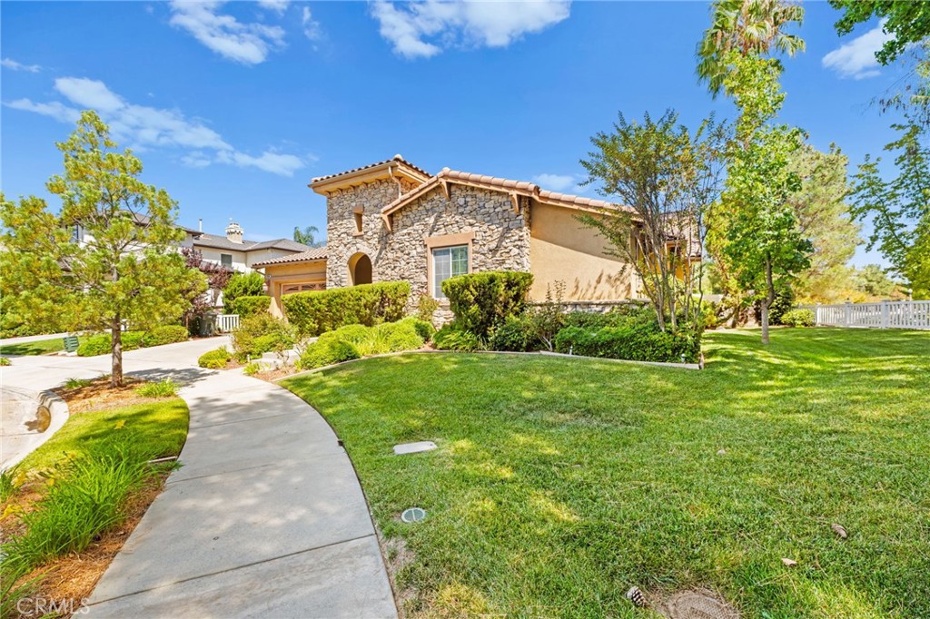 39894 Camden Court