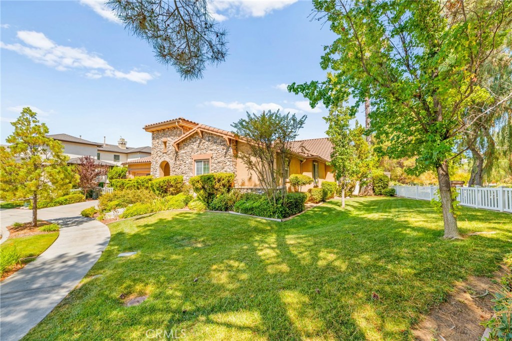 39894 Camden Court