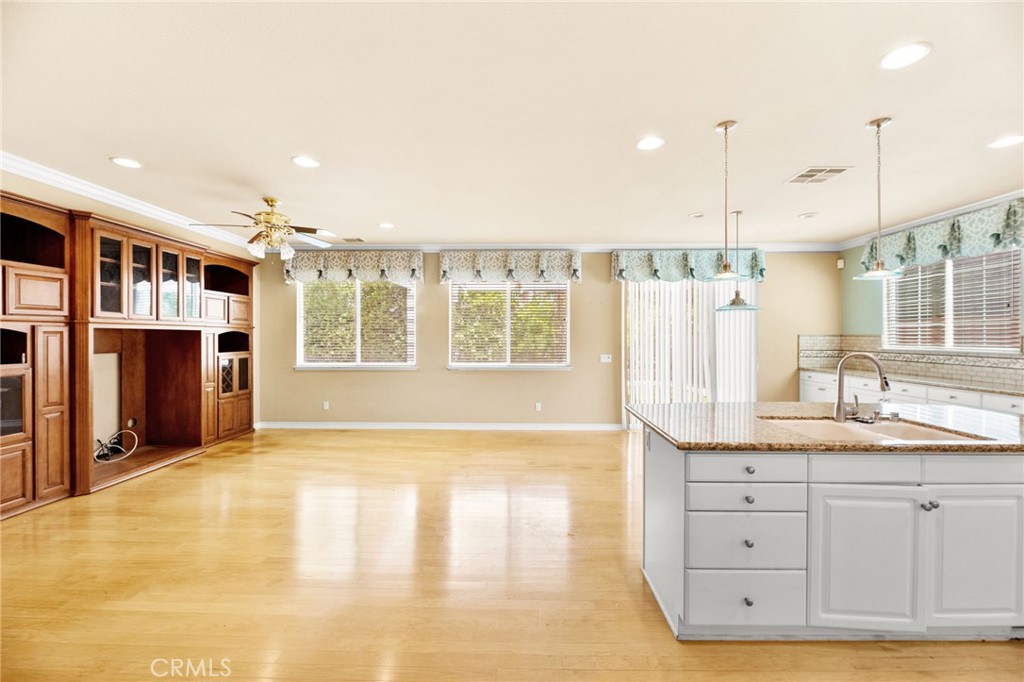 39894 Camden Court
