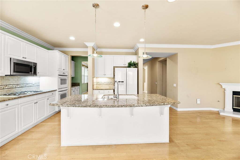 39894 Camden Court