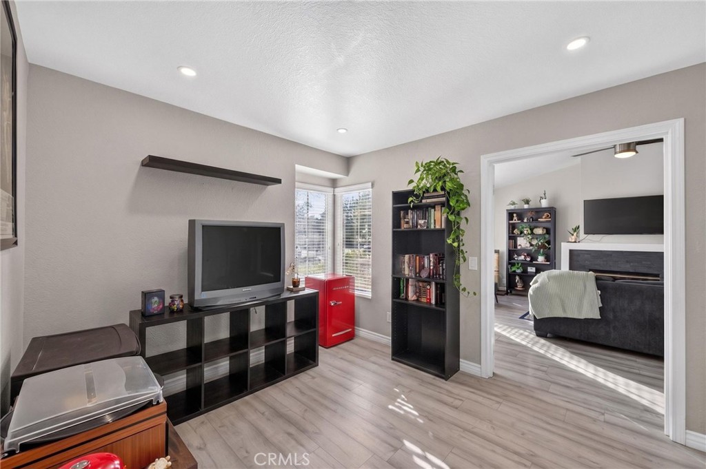 24663 Morningstar
