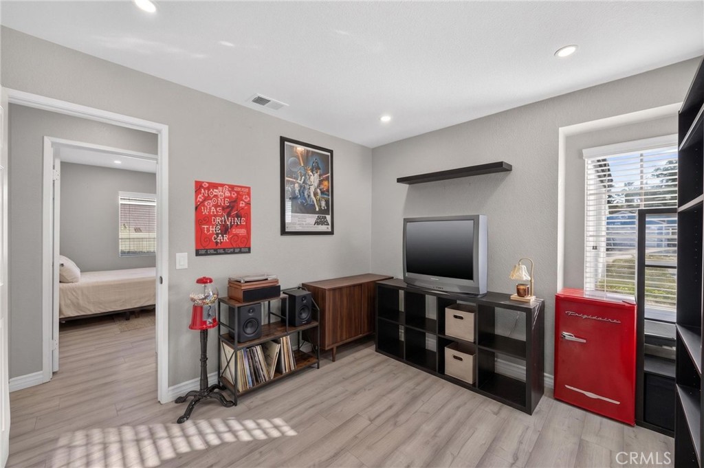 24663 Morningstar