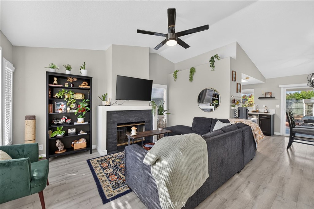 24663 Morningstar