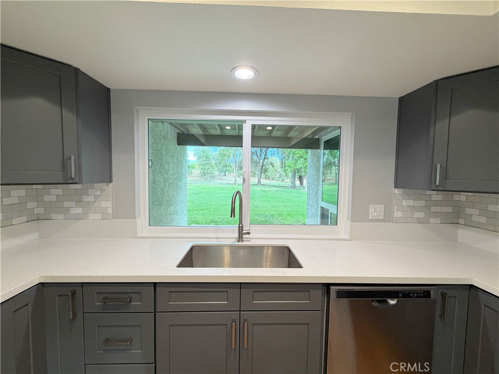 38974 Paseo De Oro