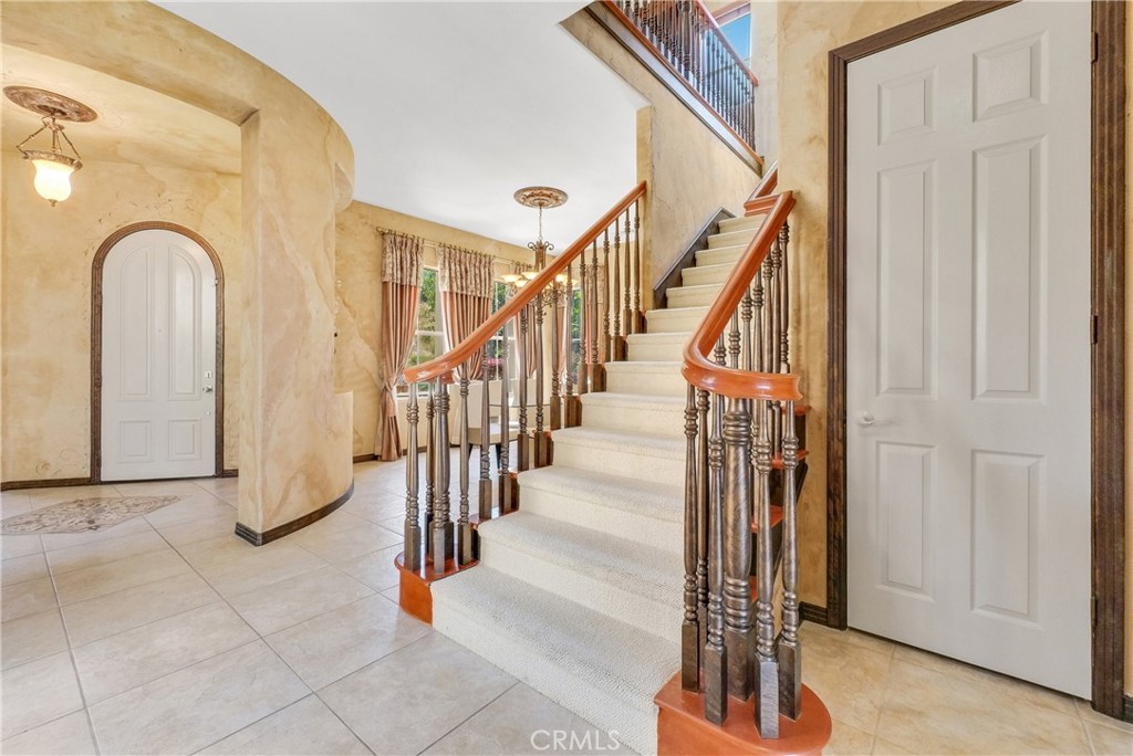 2843 Mountain Ridge Road