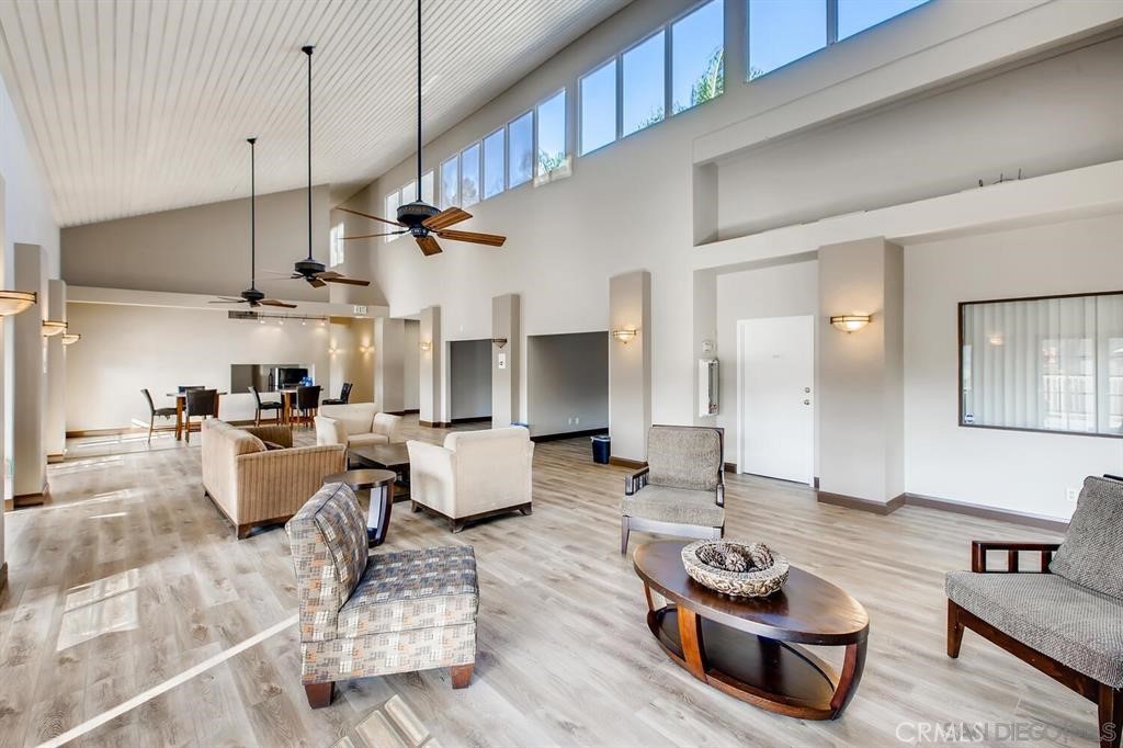 8503 Villa La Jolla Drive B