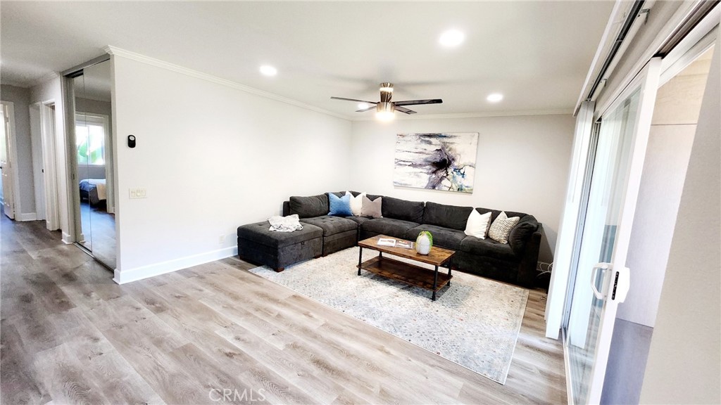 8503 Villa La Jolla Drive B