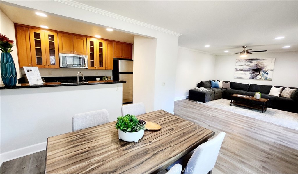 8503 Villa La Jolla Drive B