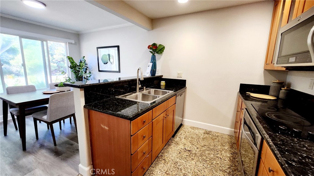 8503 Villa La Jolla Drive B