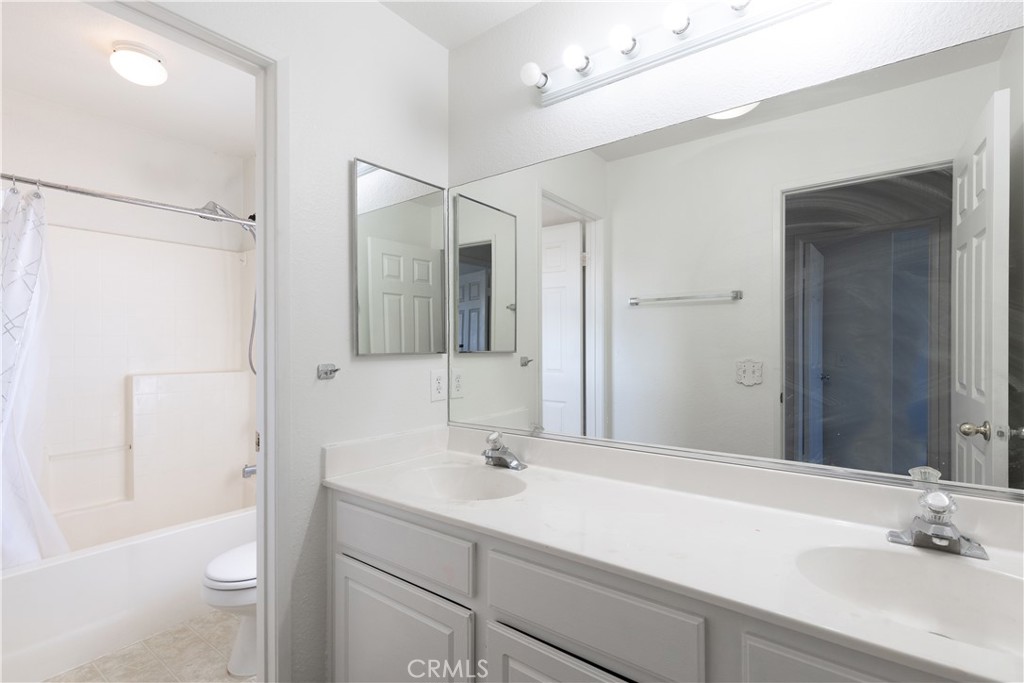 8953 Glenwood Avenue