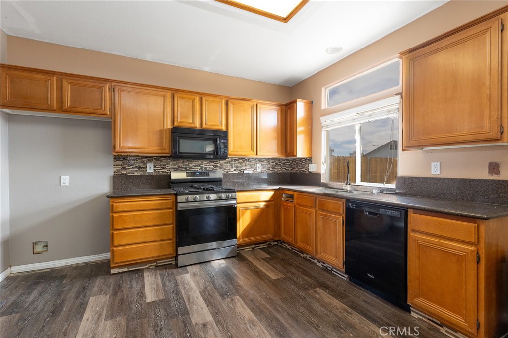 8953 Glenwood Avenue