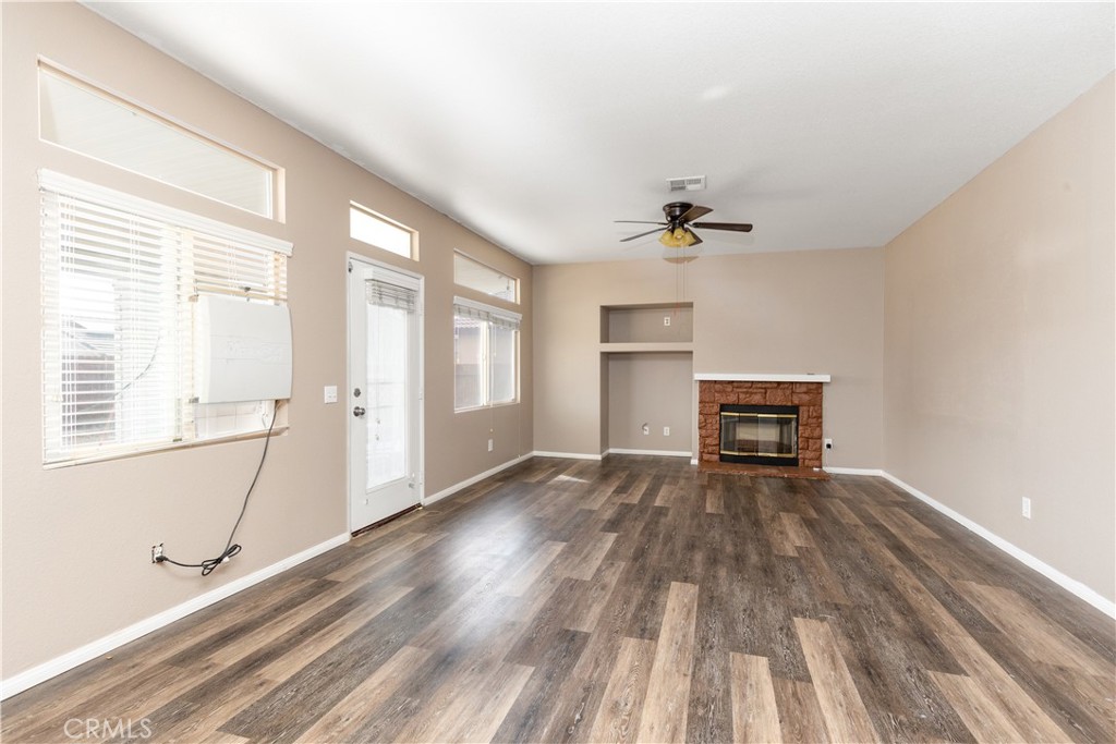 8953 Glenwood Avenue