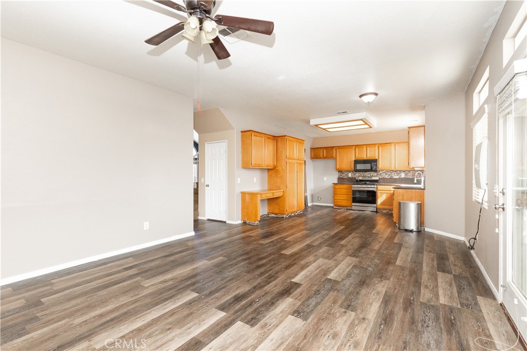 8953 Glenwood Avenue