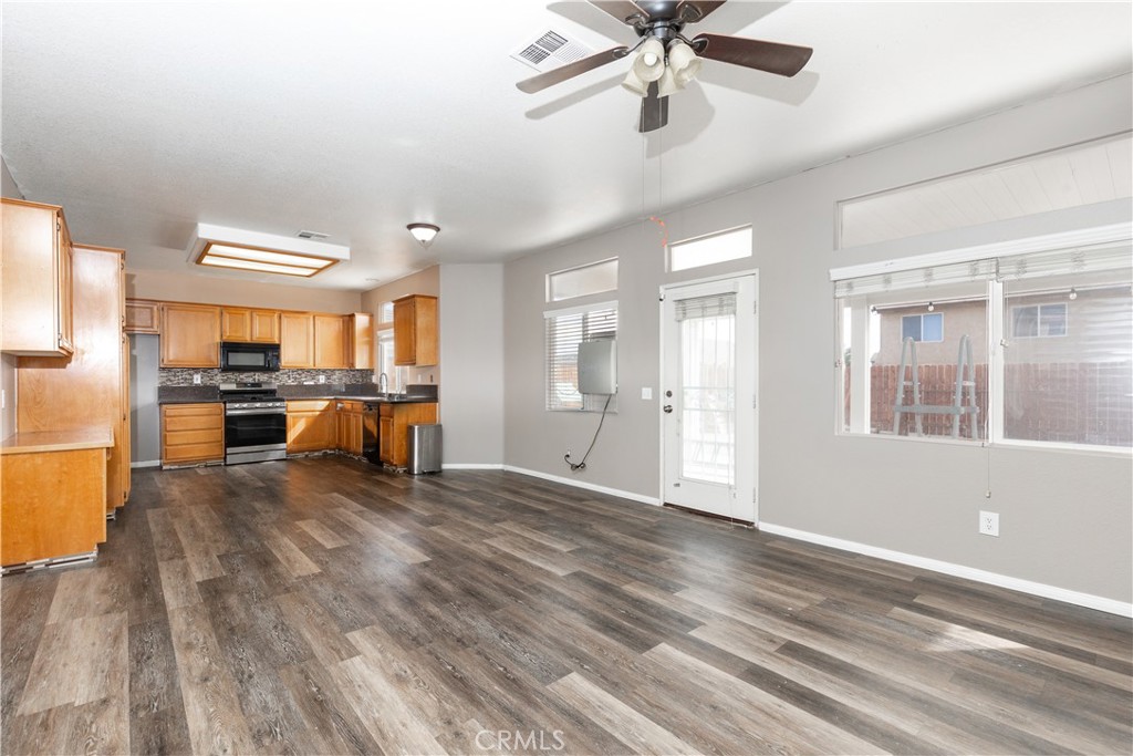 8953 Glenwood Avenue