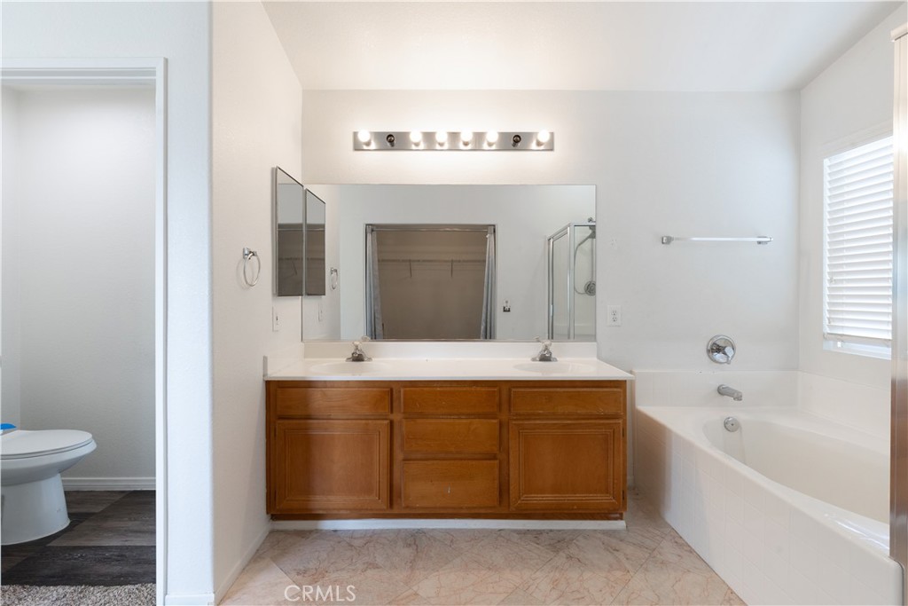 8953 Glenwood Avenue