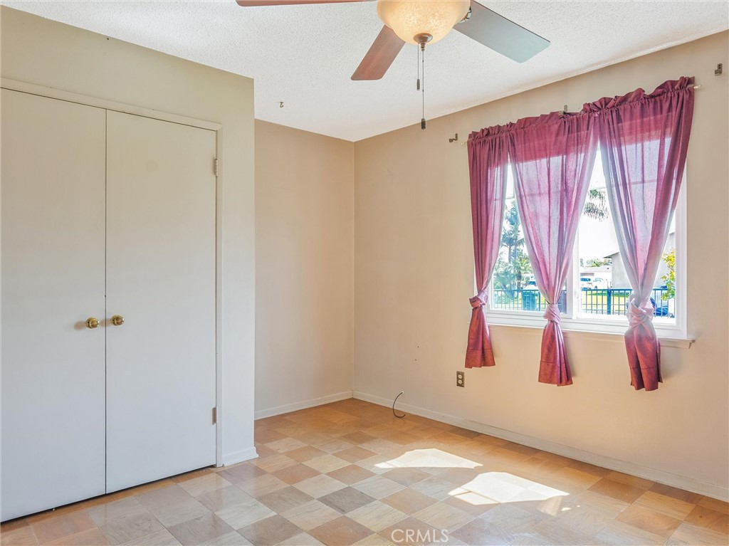 1005 Folkstone Avenue