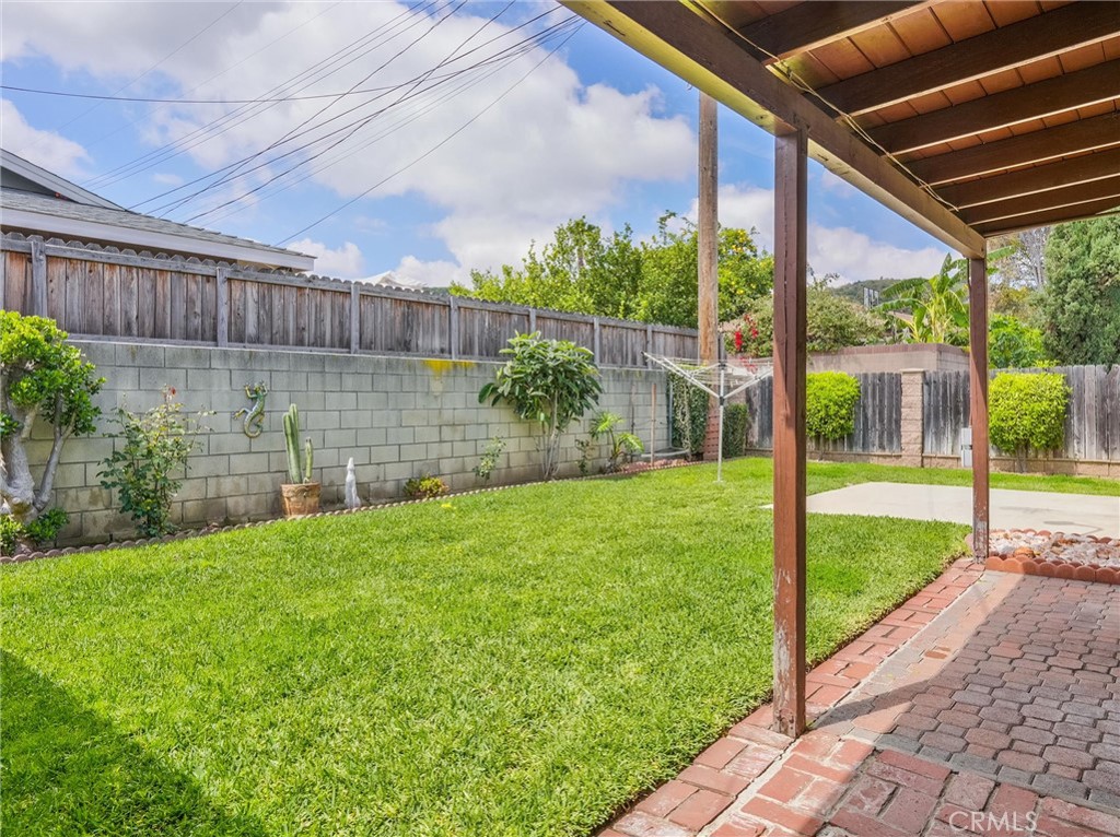 1005 Folkstone Avenue