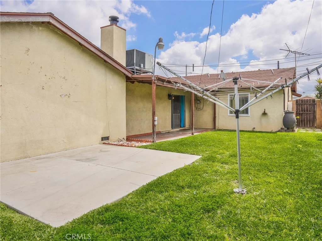 1005 Folkstone Avenue