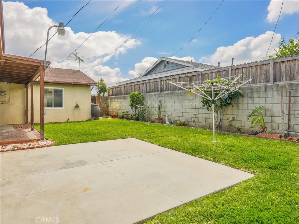 1005 Folkstone Avenue