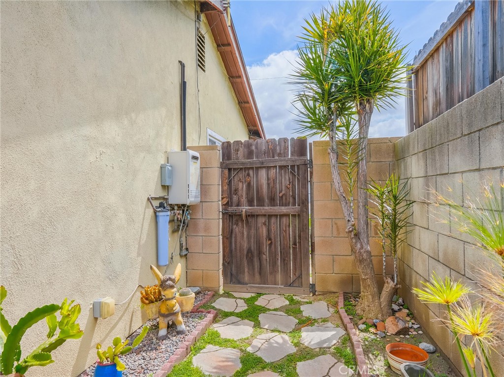 1005 Folkstone Avenue