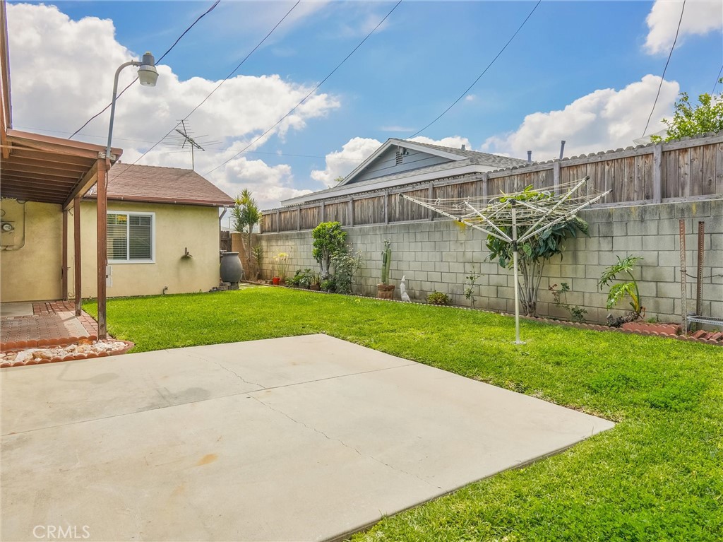 1005 Folkstone Avenue